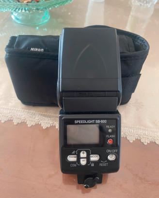 Flash Nikon SB 600