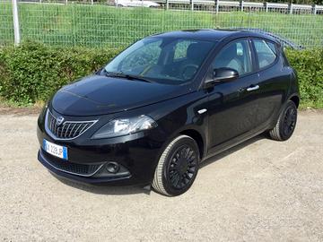 Lancia Ypsilon 1.0 70Cv FireFly 5 porte Hybrid Sil