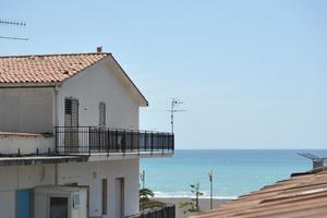 Comodo 6/7 posti letto a 50m dal mare