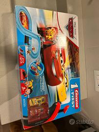 Posta Cars con due auto