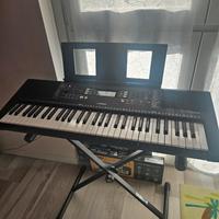 Tastiera Yamaha PSR E363 come nuova 