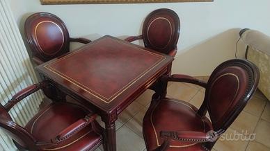 tavolo e poltroncine da arredo