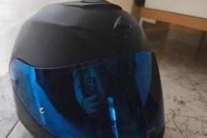 Casco integrale con visiera viola