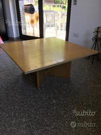 Tavolino in frassino