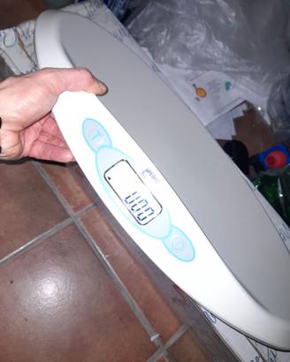 Bilancia pesa neonati/bambini