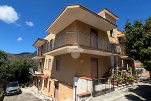 3 LOCALI A TORRETTA