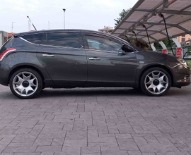 Lancia Delta 1.8 tjet sportronic oro