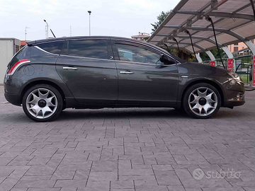 Lancia Delta 1.8 tjet sportronic oro