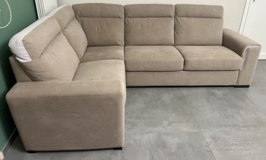 Divano angolare 3 posti con poggiapiedi estraibile