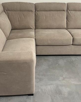 Divano angolare 3 posti con poggiapiedi estraibile