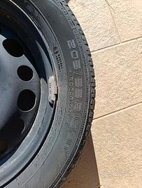 Gomme invernali Nokian su cerchi da 16