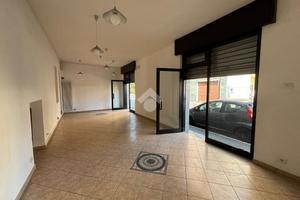 NEGOZIO A VENARIA REALE