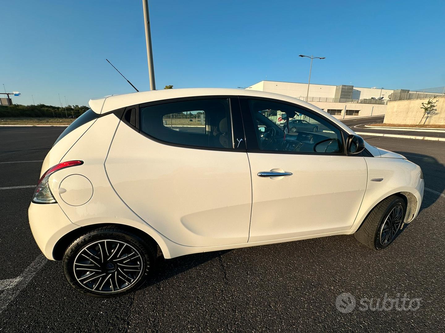 Lancia Ypsilon 2015 photo 3