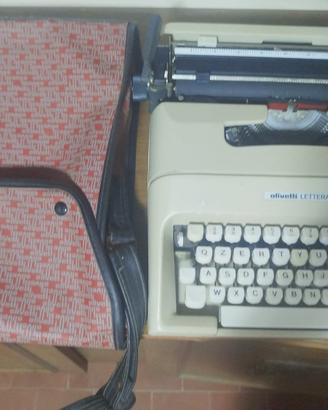 Macchina da scrivere Olivetti Lettera 35i