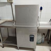 Lavastoviglie Comenda con pancali e carrelli