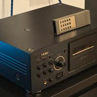 TEAC V-6030S + Torre Nandi + 200 Audiocassette