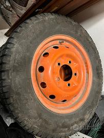 Cerchi e pneumatici lada niva