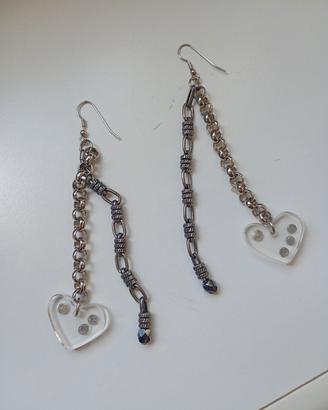 orecchini con pendente a forma di cuore 