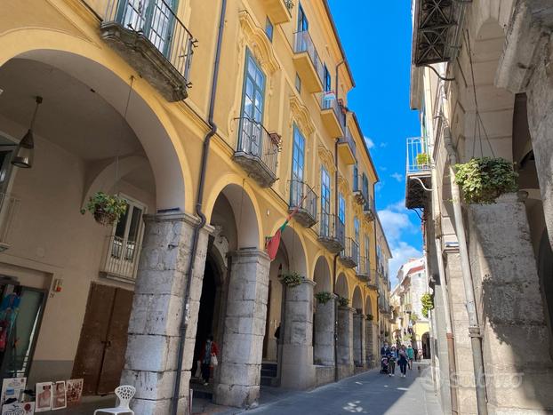 Negozio sul Corso Umberto I - Nuda Proprieta'