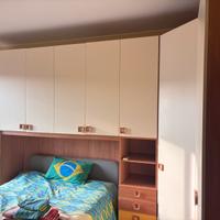 armadio, letto a doghe, mobiletti