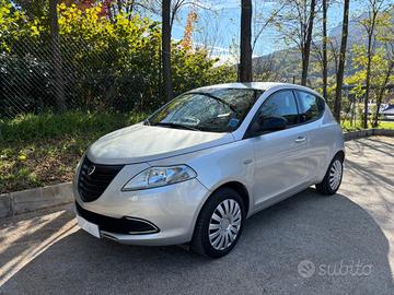 Lancia Ypsilon 1.2 69 CV Unyca NEOPATENTATI