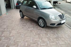 LANCIA YPSILON  1.3 DIESEL. 