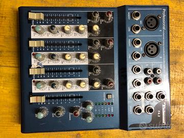 Casse acustiche amplificate con mixer