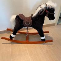 cavallo a dondolo in legno