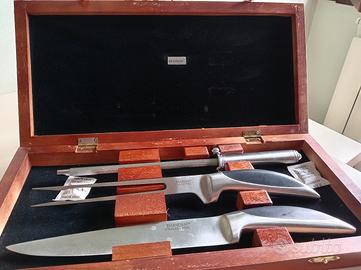 cofanetto set taglia carni. 