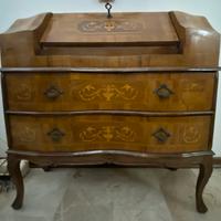 Scrivania in Segreteria con intarsi  e cassetti