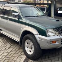 Pick Up - Mitsubishi L200 - 2.5 TDI 4x4 Inseribile