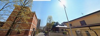 Camera singola con balcone a Vedano al Lambro