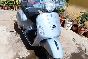 vespa gts 250