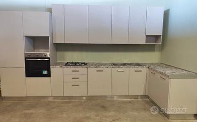 Cucina adattabile NUOVA metà prezzo, con elettrod.