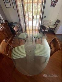 tavolo ovale in cristallo