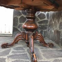 Tavolo rotondo in legno