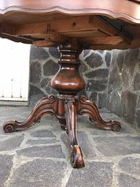 Tavolo rotondo in legno