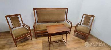 Salotto liberty primi 900 con divano poltrone e ta