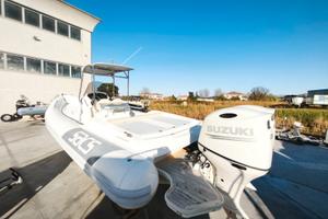 Gommone Sasc Strider 9 Suzuki 2x 200 2018