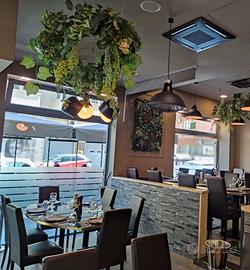 Elegante Ristorante avviato completamente arredato