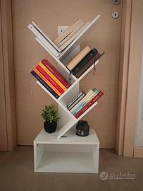 Elegante libreria ad albero bianca