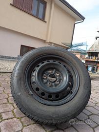 Set 4 Gomme Invernali Dunlop 195/65 R15 con Cerchi