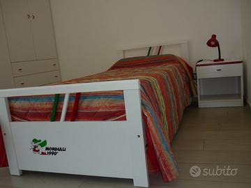 Letto e comodino cameretta mondiali anni 90