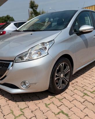 Peugeot 208 1.4 HDi 68 CV 5 porte Allure