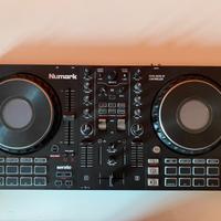 Numark MixTrack Platinum FX