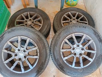 Cerchi in lega e gomme invernali per Hyundai ix35