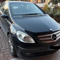 Mercedes B 180