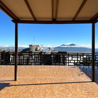 VILLA A SCHIERA A NAPOLI