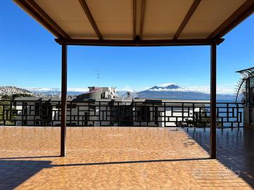 VILLA A SCHIERA A NAPOLI