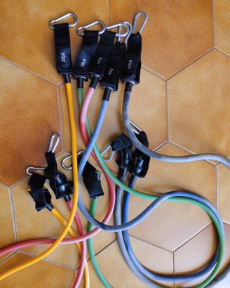 elastici con accessori per palestra